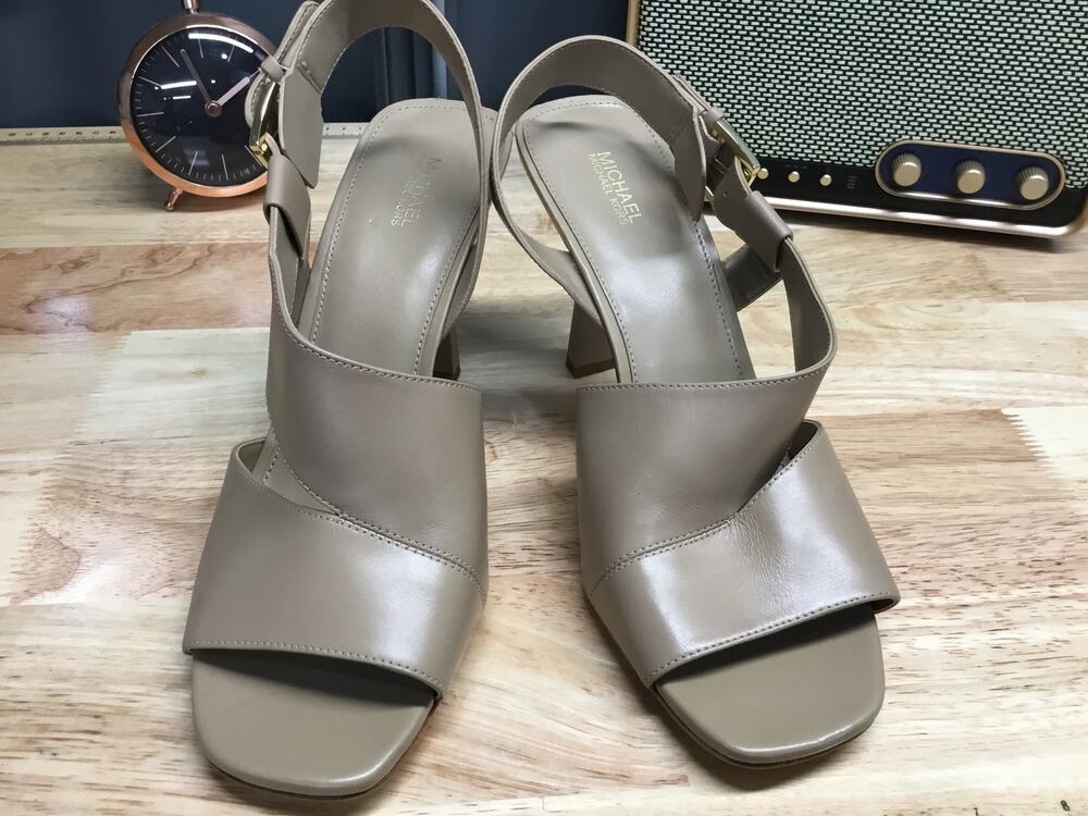 Michael Kors Cleo Women's 10 Beige Buckle Open Toe Slingback Kitten Heel Sandals